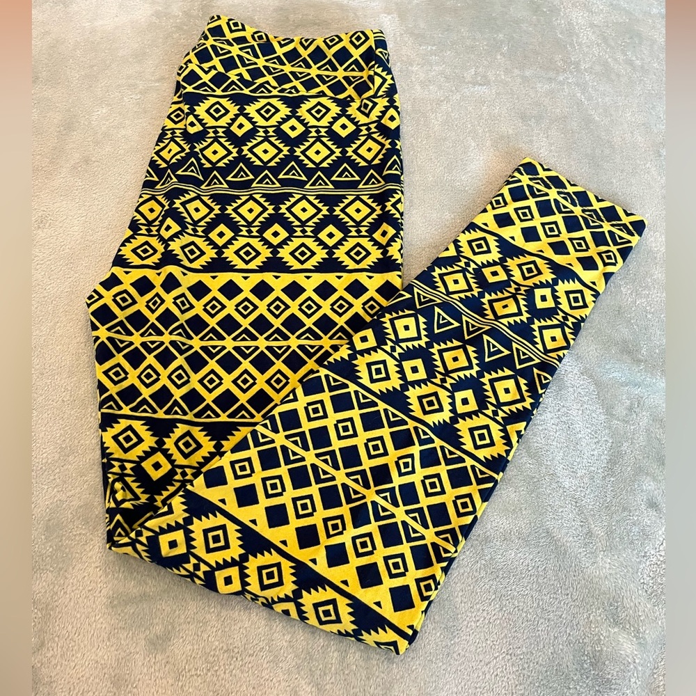 2/$7or3/$9-on $5 items-LulaRoe Tall and Curvy Leggings